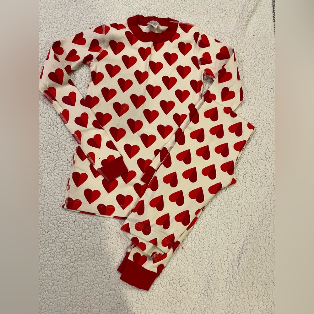 Hanna Andersson Hearts Pjs size 150 see pics